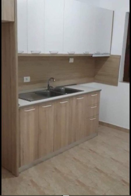 Tirane, jepet me qera shtepi 1+1+BLK Kati 2, 75 m² 26.000 Leke (Kryqi i Kuq)