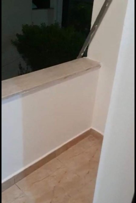 Tirane, jepet me qera shtepi 1+1+BLK Kati 2, 75 m² 26.000 Leke (Kryqi i Kuq)