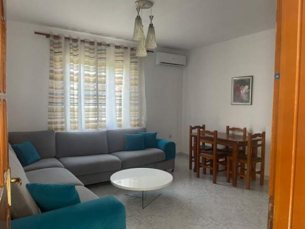 Tirane, jepet me qera shtepi 2+1+BLK Kati 1, 120 m² 40.000 Leke (Leandro Zoto)