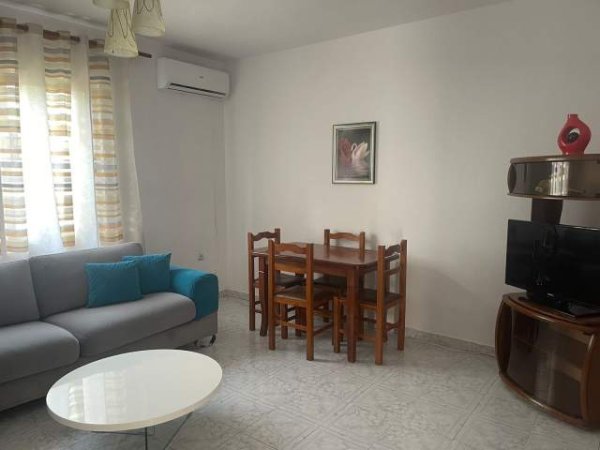 Tirane, jepet me qera shtepi 2+1+BLK Kati 1, 120 m² 40.000 Leke (Leandro Zoto)