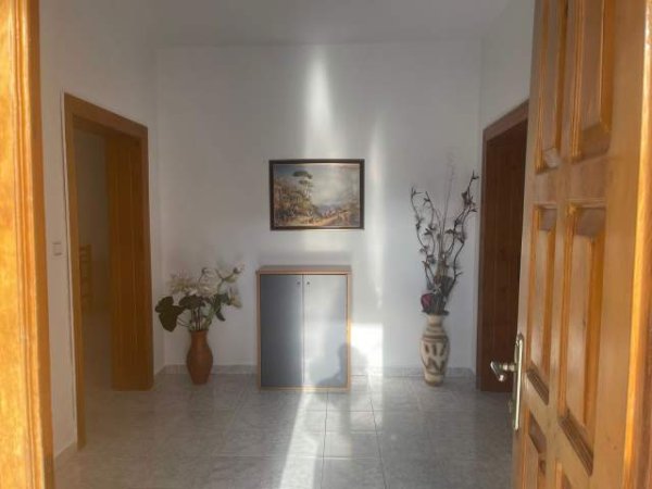 Tirane, jepet me qera shtepi 2+1+BLK Kati 1, 120 m² 40.000 Leke (Leandro Zoto)