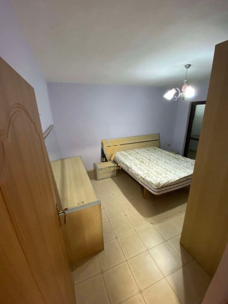 Tirane, jepet me qera apartament 3+1+Ballkon Kati 5, 90 m² 500 € (ALI DEMI)