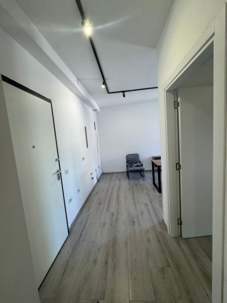 Tirane, jepet me qera zyre Kati 2, 56 m² 400 € 