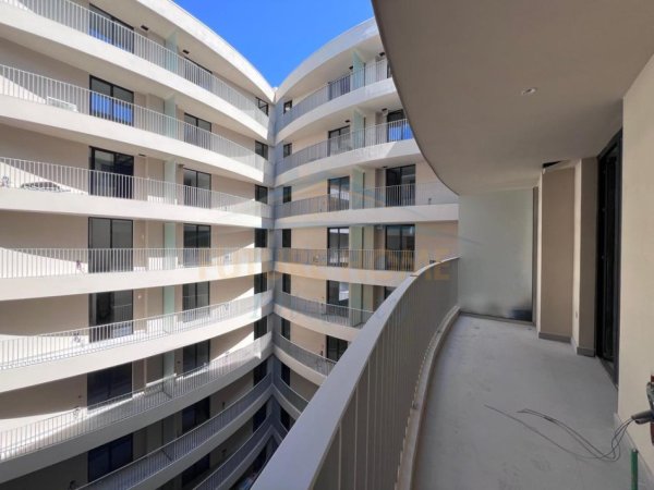 Tirane, shitet apartament 3+1+Ballkon Kati 10, 152 m² 334.400 € (Mine Peza Residence)