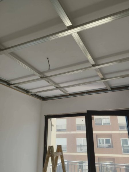 Tirane, njoftim Usta gipsi