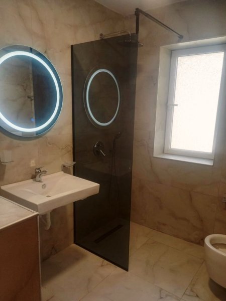 Tirane, jepet me qera apartament 1+1 Kati 3, 65 m² 550 € (Pjeter Budi)