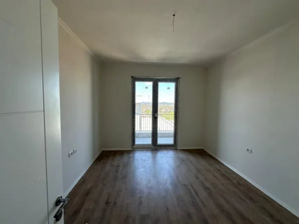 Tirane, shitet apartament 2+1 , 90 m² 98.900 € 