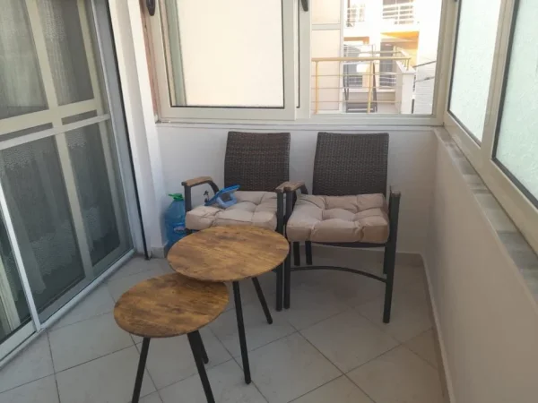 Durres, jepet me qera apartament 1+1+Ballkon Kati 2, 75 m² 400 € (Ura Dajlanit Durres • 400€ neto +355 069 20 39 456)