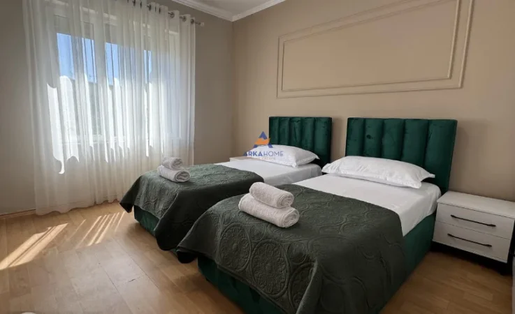 Tirane, jepet me qera apartament 2+1 Kati 2, 80 m² 1.200 € (TE KAFE FLORA, QENDER)