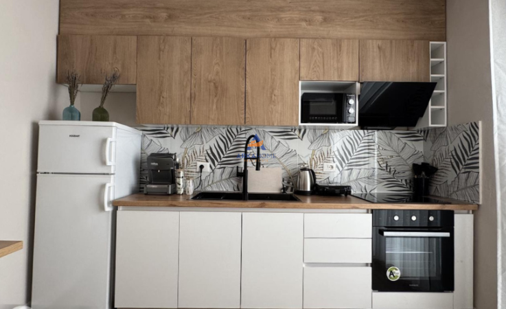 Tirane, jepet me qera apartament 2+1 Kati 2, 80 m² 1.200 € (TE KAFE FLORA, QENDER)