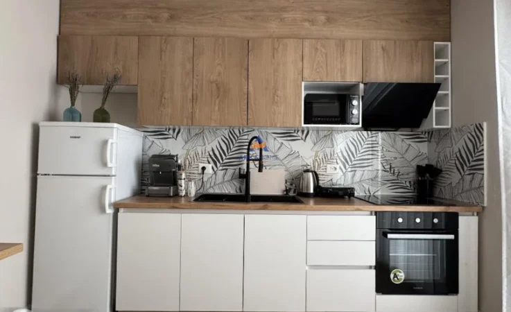 Tirane, jepet me qera apartament 2+1 Kati 2, 80 m² 1.200 € (TE KAFE FLORA, QENDER)