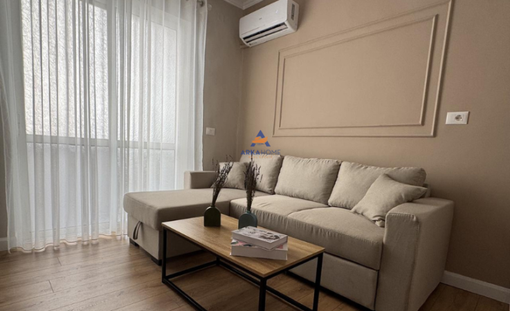 Tirane, jepet me qera apartament 2+1 Kati 2, 80 m² 1.200 € (TE KAFE FLORA, QENDER)