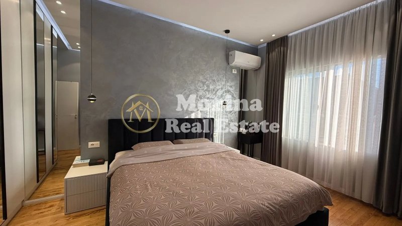 Tirane, shes apartament 2+1+Ballkon Kati 5, 250 m² 300.000 € (Fresku)