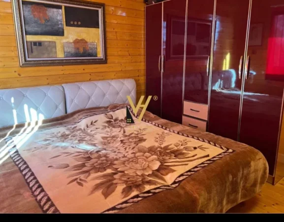 Tirane, shitet Vile 3+1 Kati 0, 120 m² 600.000 € (PETRELE)