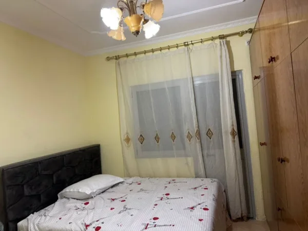 Tirane, jepet me qera apartament 1+1+Aneks+Ballkon Kati 1, 400 €