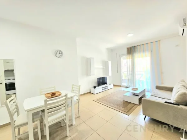 Tirane, jepet me qera apartament 1+1+Ballkon Kati 3, 72 m² 550 € (Pazari i Ri)