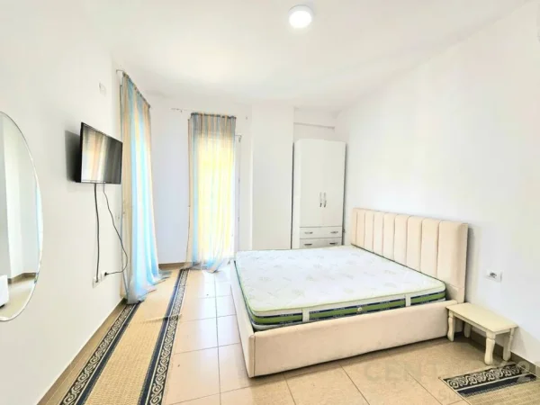 Tirane, jepet me qera apartament 1+1+Ballkon Kati 3, 72 m² 550 € (Pazari i Ri)