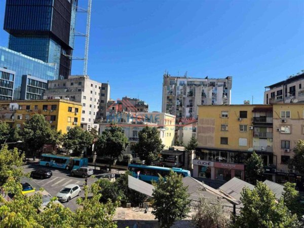 Tirane, jepet me qera apartament 2+1+Ballkon Kati 2, 80 m² 1.200 € (Qender)