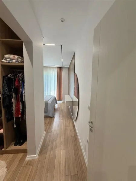 Tirane, jepet me qera apartament 2+1+Ballkon Kati 2, 95 m² 900 € (Kompleksi FZ)