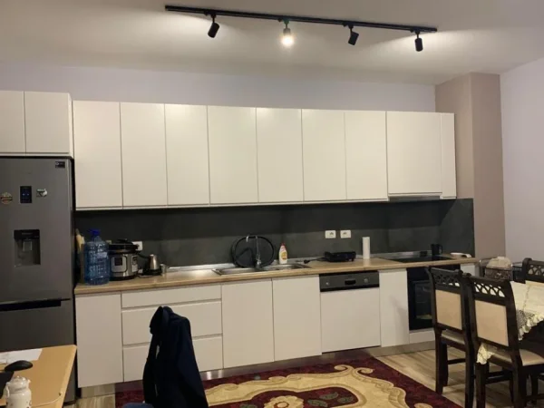 Tirane, shes apartament 2+1 Kati 4, 110 m² (Yzberisht)