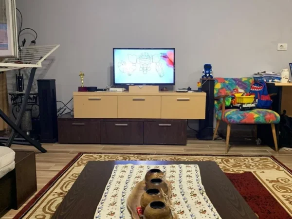 Tirane, shes apartament 2+1 Kati 4, 110 m² (Yzberisht)