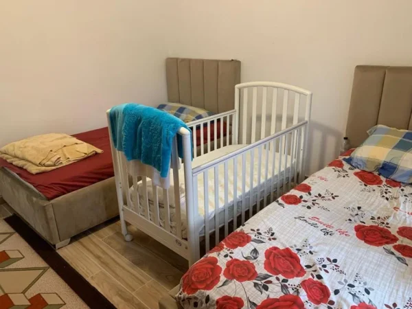 Tirane, shes apartament 2+1 Kati 4, 110 m² (Yzberisht)