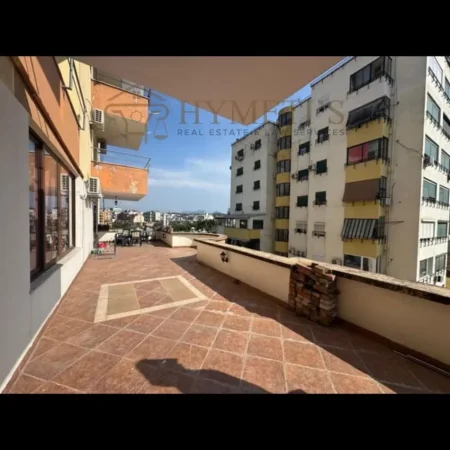 Tirane, jepet me qera apartament 2+1 Kati 5, 160 m² 650 € (Bulevardi Zhan D Ark)