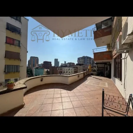 Tirane, jepet me qera apartament 2+1 Kati 5, 160 m² 650 € (Bulevardi Zhan D Ark)