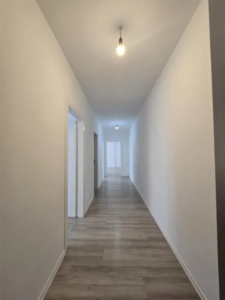Tirane, shitet apartament 2+1+Ballkon Kati 5, 106 m² 170.000 € (Rruga 5 Maji)