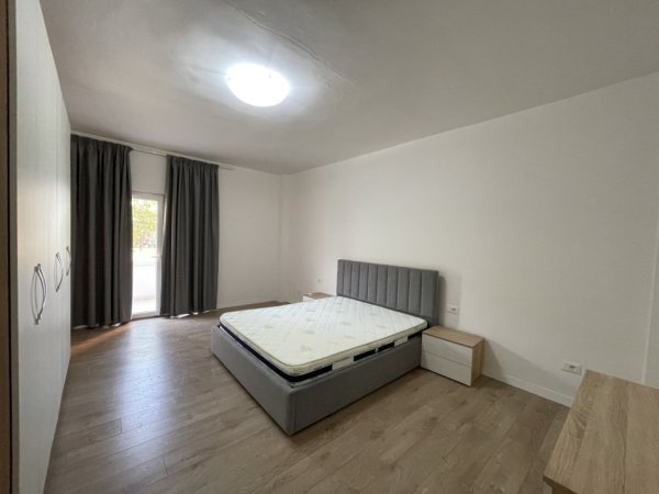 Tirane, jepet me qera apartament 1+1+Ballkon Kati 2, 65 m² 550 € (Petro Nini)