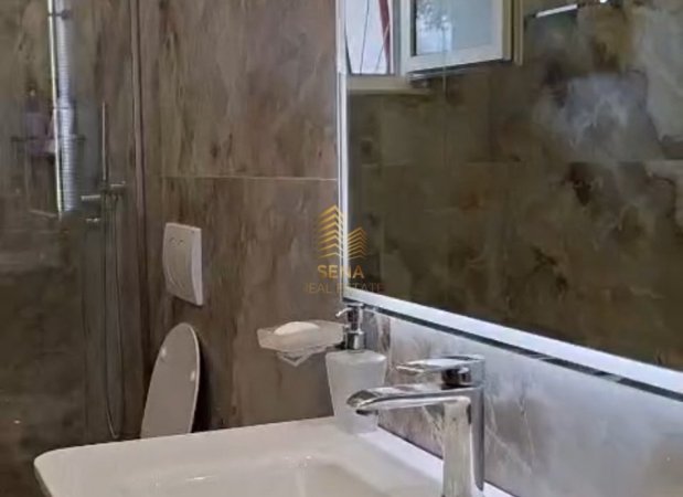 Tirane, jepet me qera Vile 2+1+Ballkon Kati 1, 95 m² 800 € (Sauk, afer liqenit te Farkes)