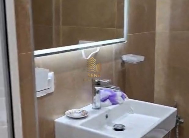 Tirane, jepet me qera Vile 2+1+Ballkon Kati 1, 95 m² 800 € (Sauk, afer liqenit te Farkes)
