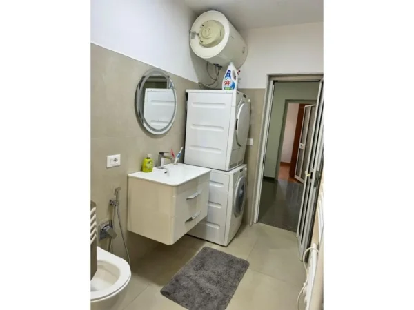Tirane, jepet me qera apartament 2+1 Kati 5, 72 m² 500 € 