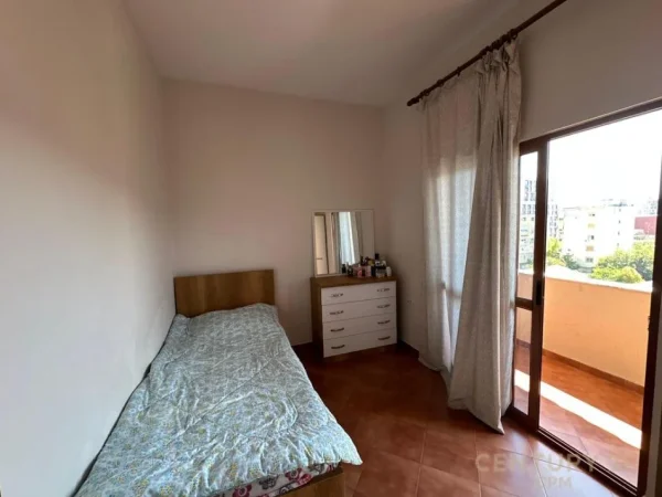 Tirane, shitet apartament 2+1 Kati 6, 80 m² 148.000 € (Komuna e Parisit)