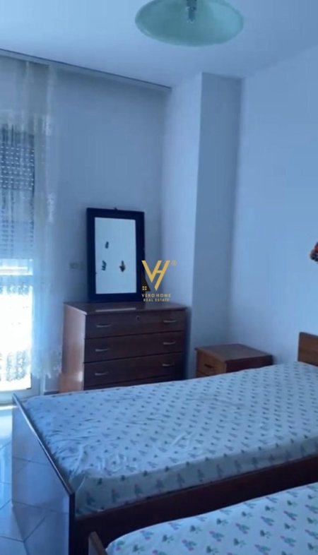 Tirane, jepet me qera apartament 2+1+Ballkon Kati 5, 90 m² 550 € (MINE PEZA)