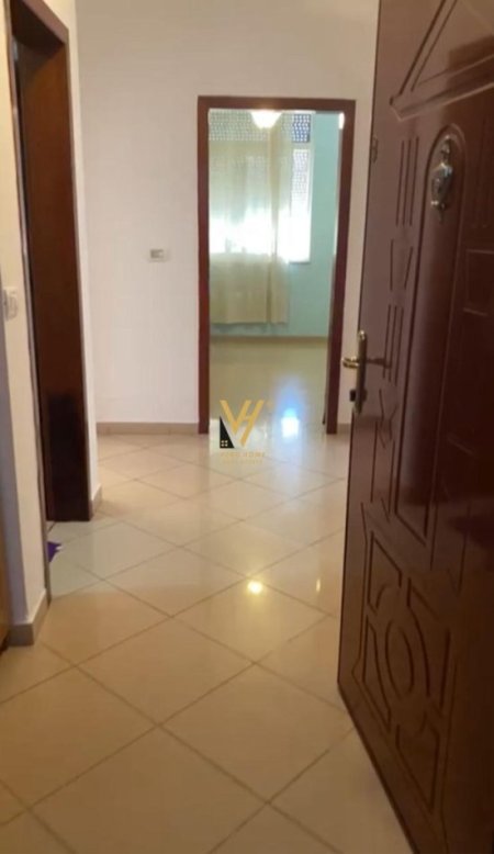 Tirane, jepet me qera apartament 2+1+Ballkon Kati 5, 90 m² 550 € (MINE PEZA)