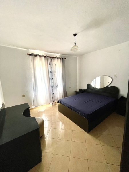 Tirane, jepet me qera shtepi 1+1 Kati 1, 55 m² 308 € (Azem Galica)