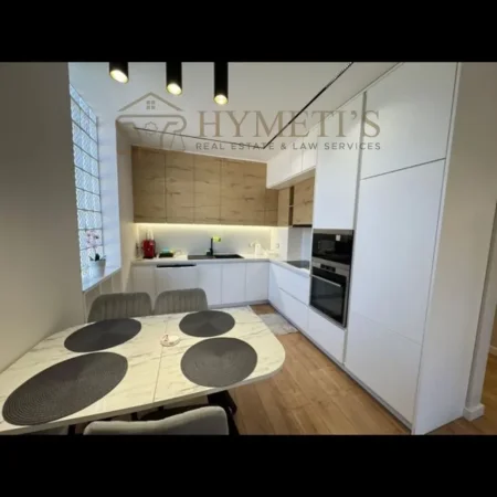 Tirane, jepet me qera apartament 1+1 Kati 5, 65 m² 600 € (Ambasada Amerikane)