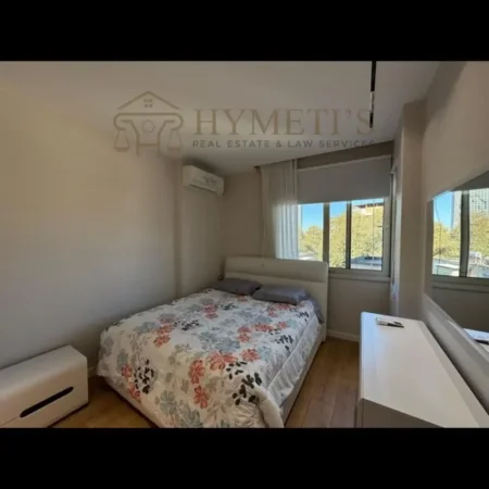 Tirane, jepet me qera apartament 1+1 Kati 5, 65 m² 600 € (Ambasada Amerikane)