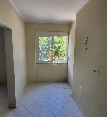 Durres, jepet me qera apartament 1+1 Kati 1, 57 m² 65.000 € (Prane stadiumit Niko Dovana)