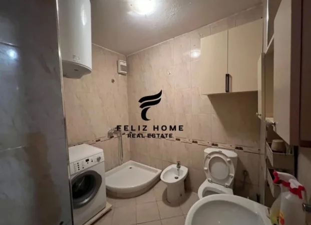 Tirane, jepet me qera apartament 1+1 Kati 2, 60 m² 550 € (QENDER)