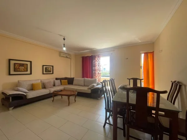 Tirane, jepet me qera apartament 2+1+Aneks+Ballkon Kati 1, 100 m² 500 € (Selite)