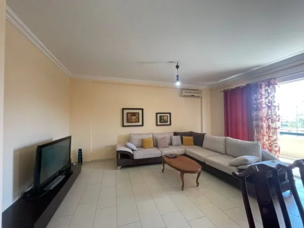 Tirane, jepet me qera apartament 2+1+Aneks+Ballkon Kati 1, 100 m² 500 € (Selite)