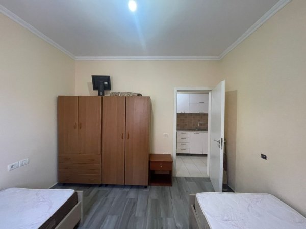 Tirane, jepet me qera apartament 2+1+Aneks+Ballkon Kati 1, 100 m² 500 € (Selite)