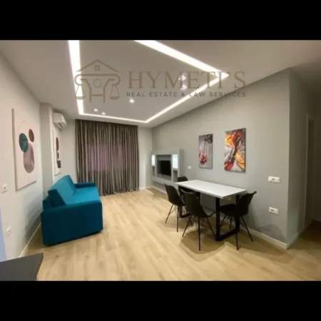 Tirane, jepet me qera apartament 2+1 Kati 1, 600 € (21 Dhjetori)