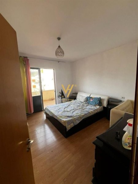 Tirane, jepet me qera apartament 2+1+Ballkon Kati 6, 150 m² 400 € (ASTIR)