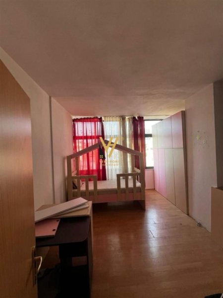 Tirane, jepet me qera apartament 2+1+Ballkon Kati 6, 150 m² 400 € (ASTIR)