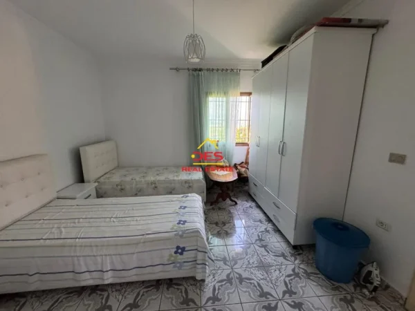 Vlore, shitet shtepi 2+1+Ballkon Kati 0, 96 m² 80.000 € (Selenicë)