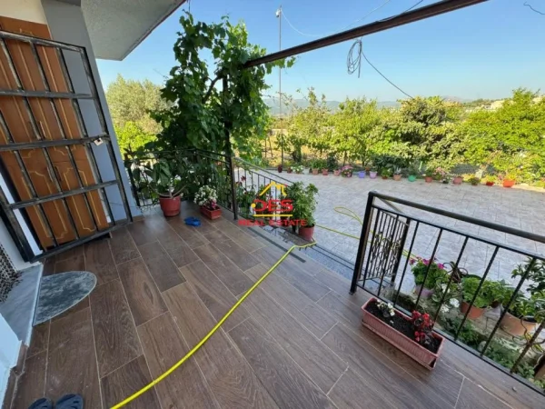 Vlore, shitet shtepi 2+1+Ballkon Kati 0, 96 m² 80.000 € (Selenicë)