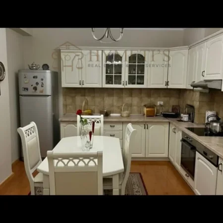 Tirane, jepet me qera apartament 2+1 Kati 3, 112 m² 900 € (Rruga e Kosovarëve)